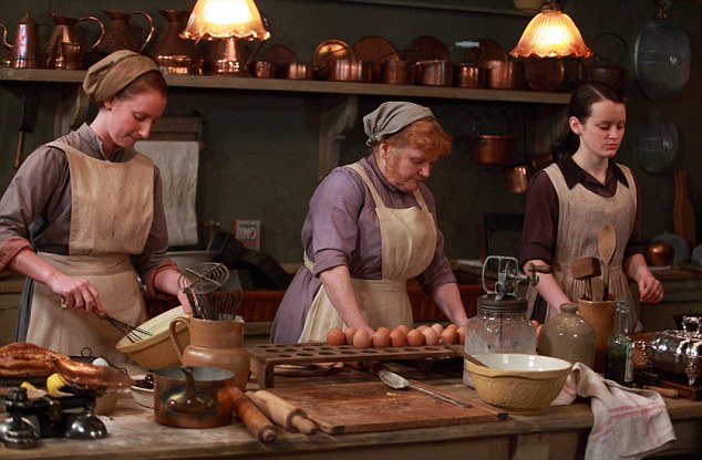 Mơ thấy người giúp việc đánh con đề, con lô bao nhiêu chắc ăn nhất?